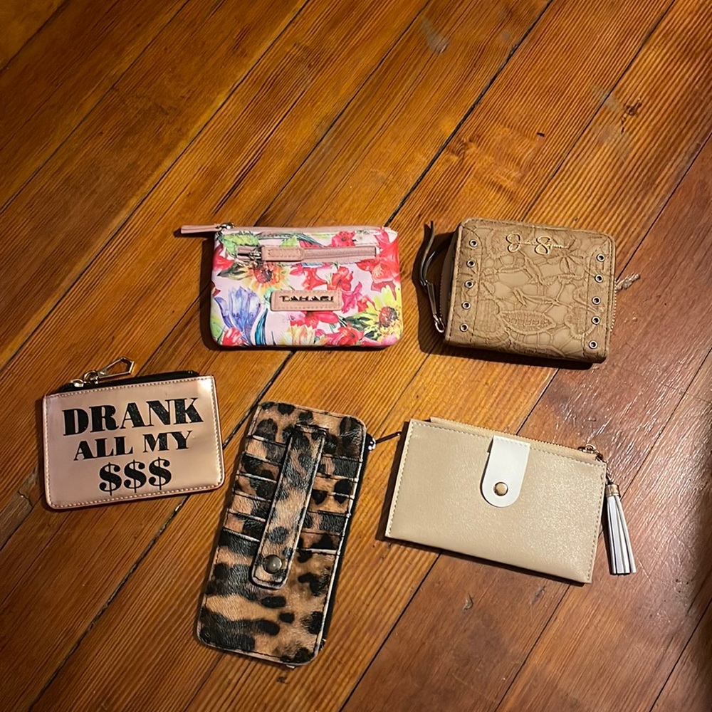 Bundle of wallets / card cases / change pouch